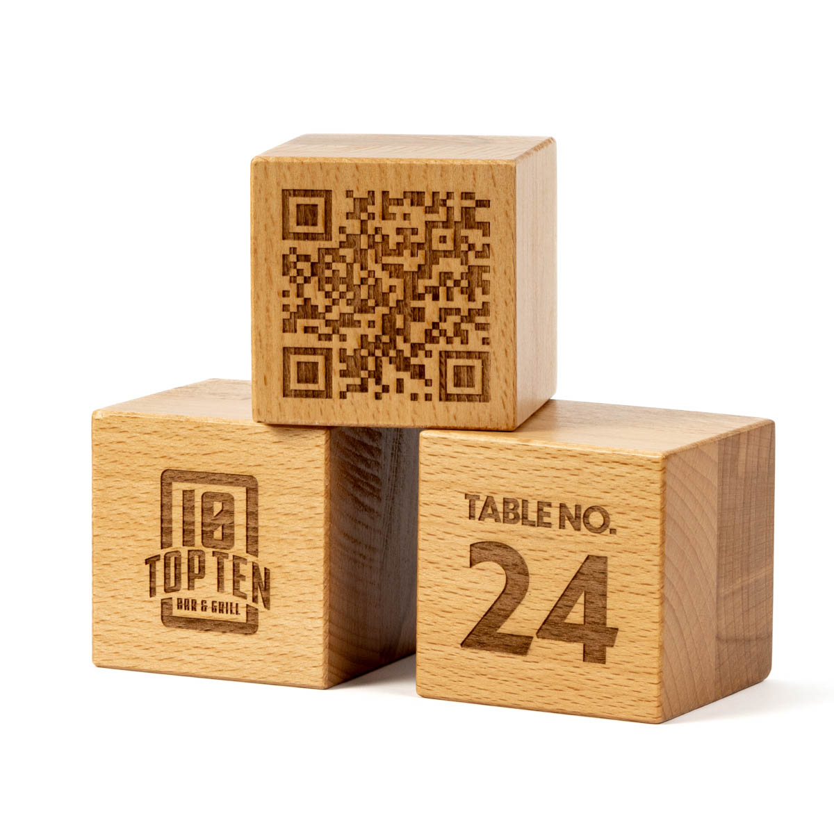 Cubi in legno con numero e QR